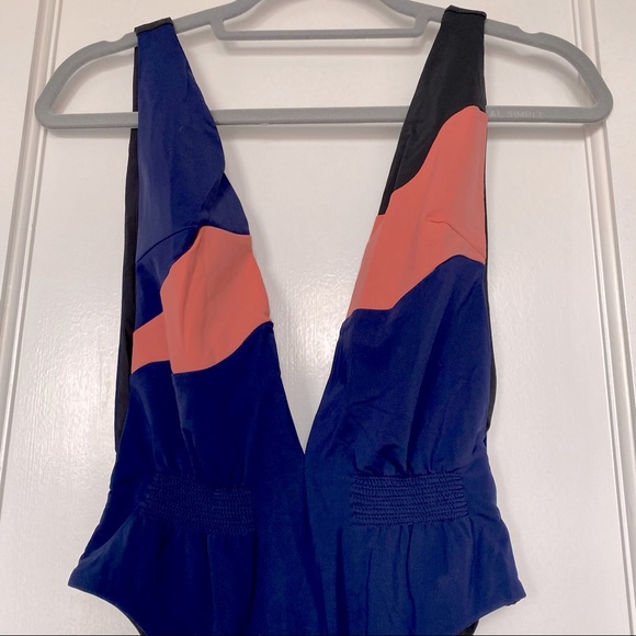 Angelys Balek Deep-V One Piece - Picture 2 of 5